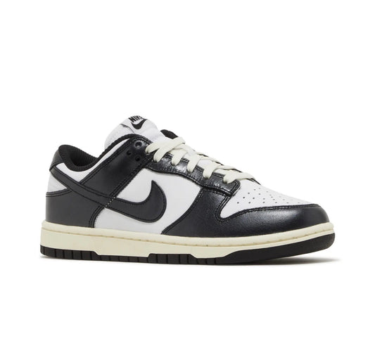 Men’s Nike Dunk Low 'Vintage
Panda'